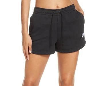 Nike Essential Shorts